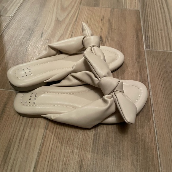 A New Day Sandal in Nude - Picture 2 of 3